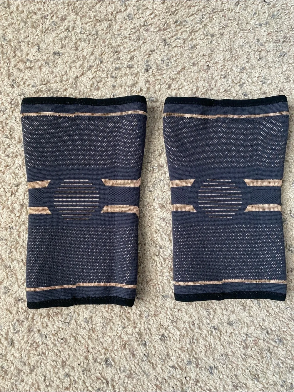 Unisex Copper Compression Knee Braces/Sleeves - Picture 2 of 11